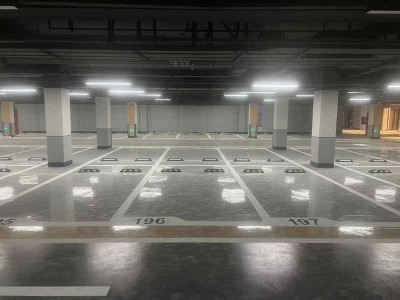 南京達(dá)尊交通工程公司地下車庫道路劃線